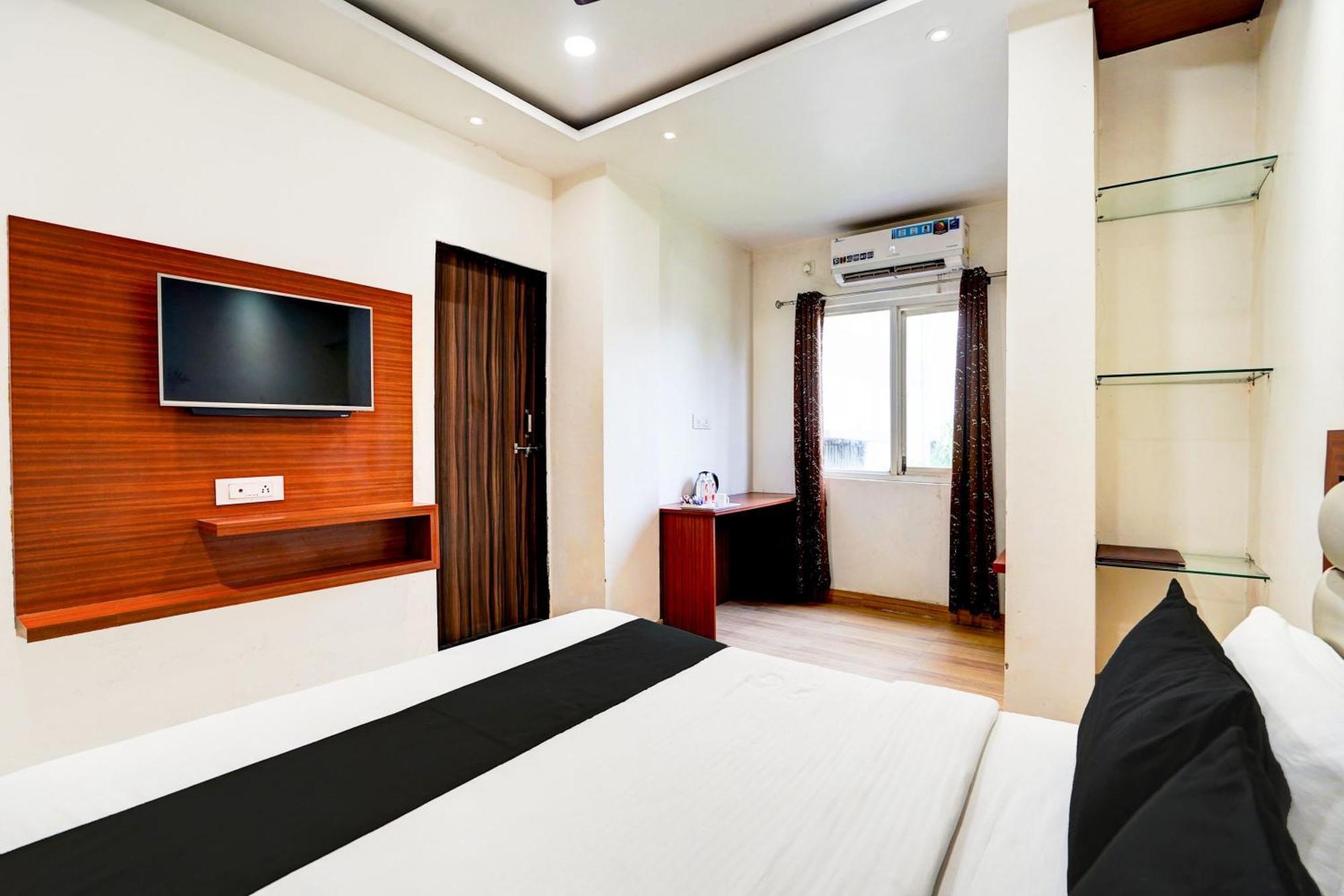 Townhouse Ram Katora Near Vishwanath Temple Formerly Sv Grand Hotel Varanasi Exterior foto