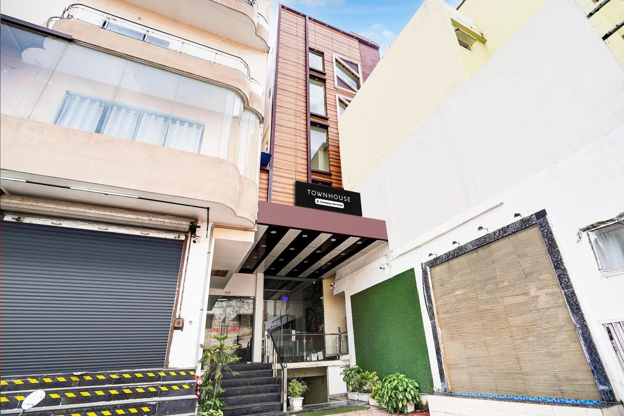 Townhouse Ram Katora Near Vishwanath Temple Formerly Sv Grand Hotel Varanasi Exterior foto