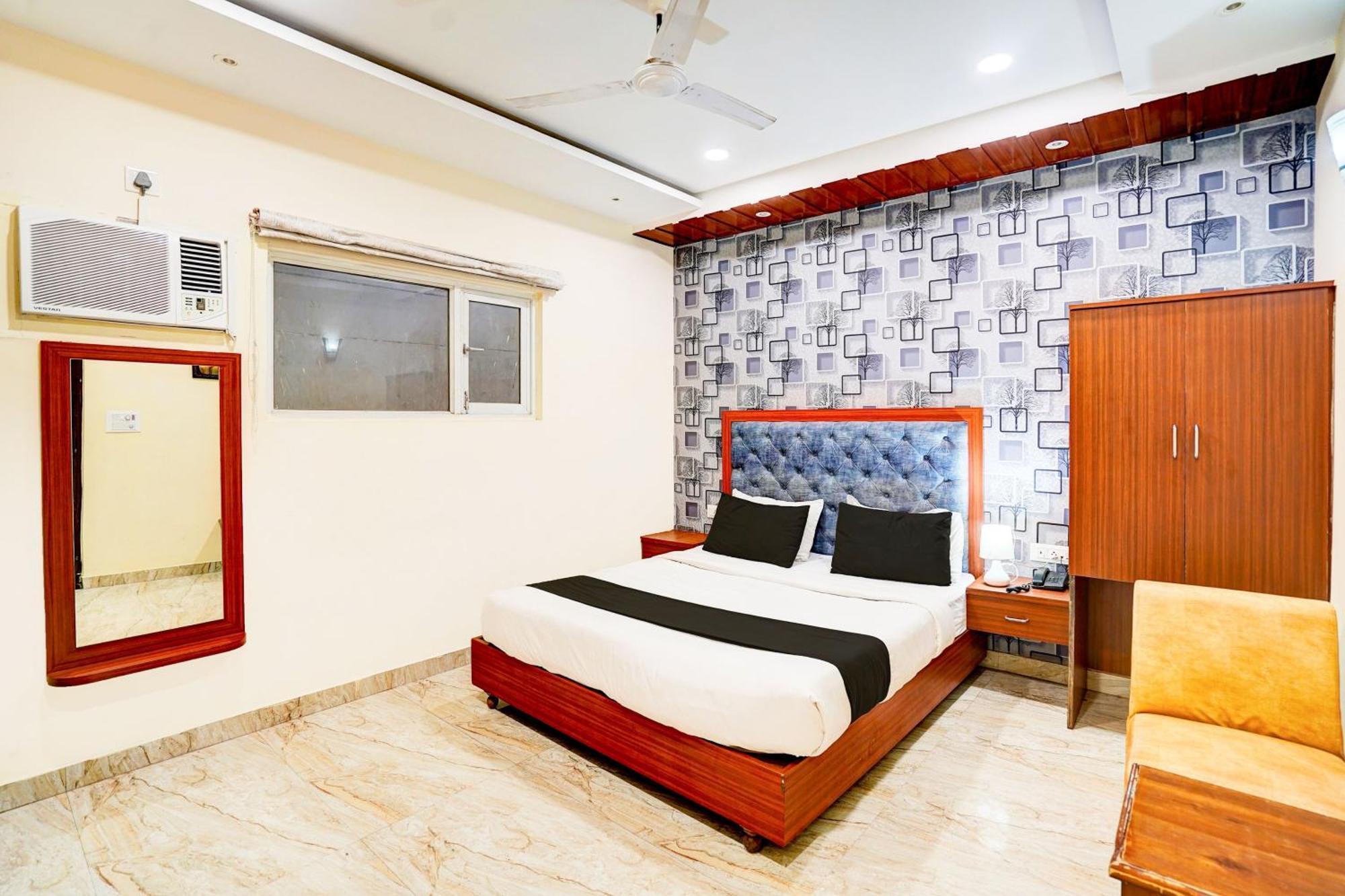 Townhouse Ram Katora Near Vishwanath Temple Formerly Sv Grand Hotel Varanasi Exterior foto
